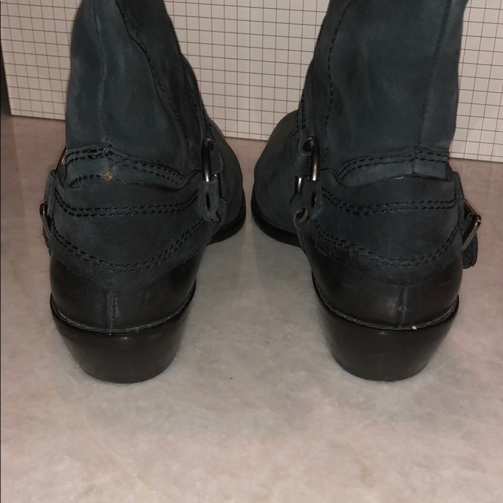 Boots - Picture 3 of 3